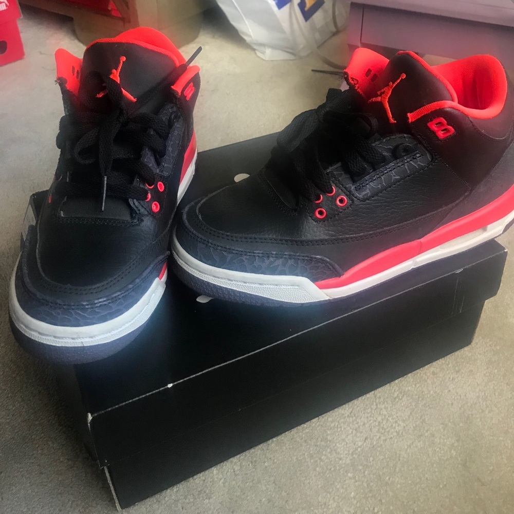 Retro Jordan’s “Crimson 3s”